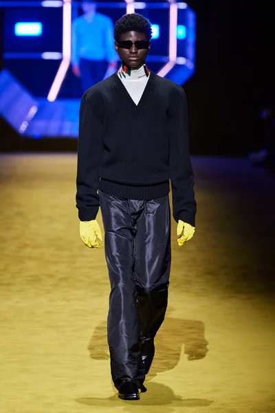 Look 27